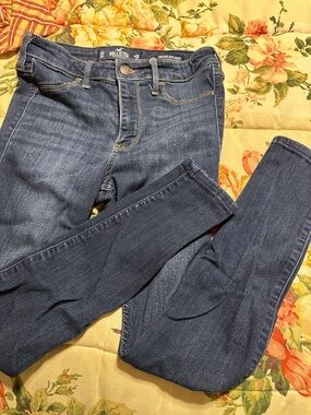 Hollister Mid to Dark Blue Skinny Jeans